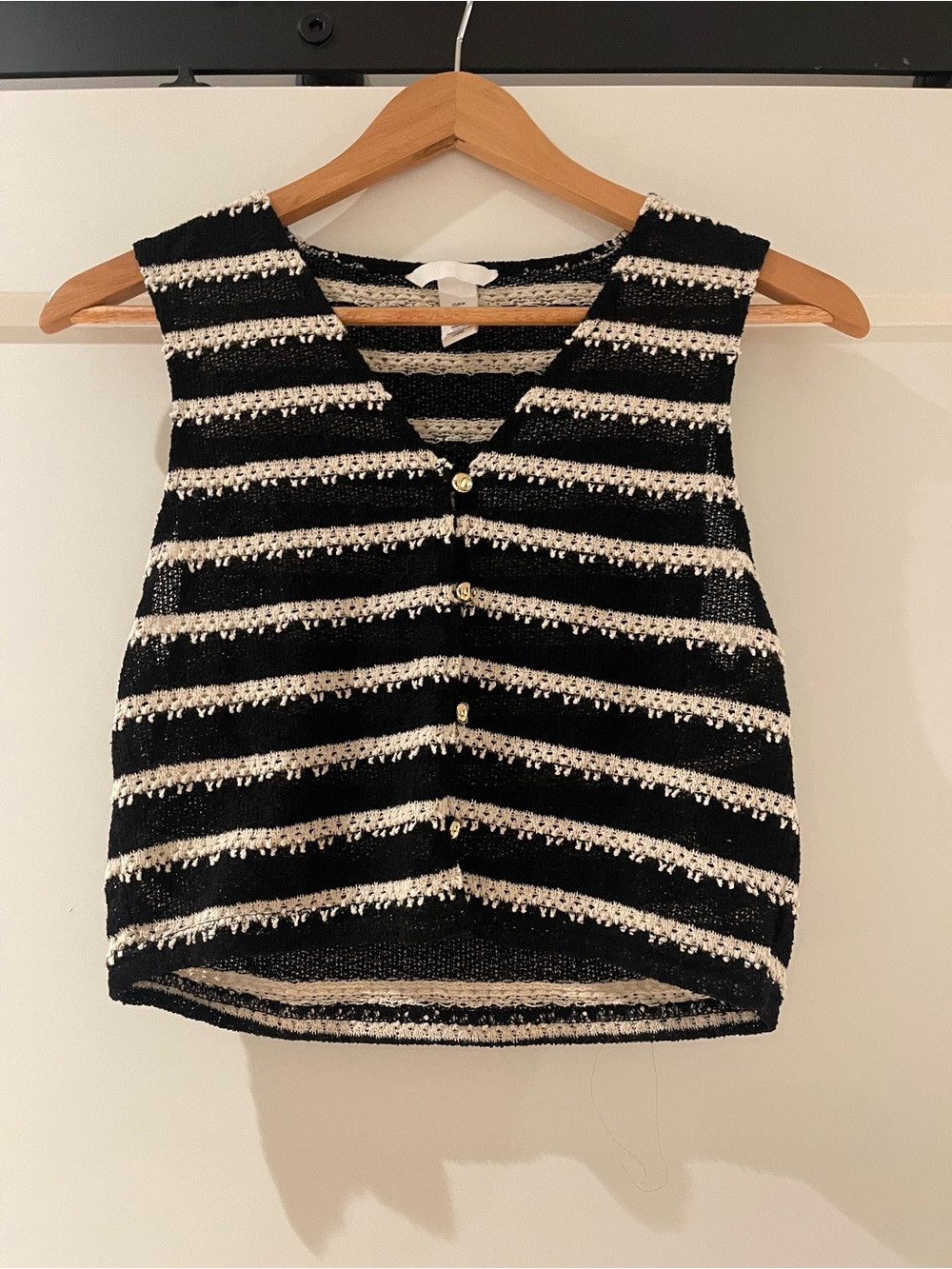 H&M Black and White Striped Sleeveless Crop Knit Top